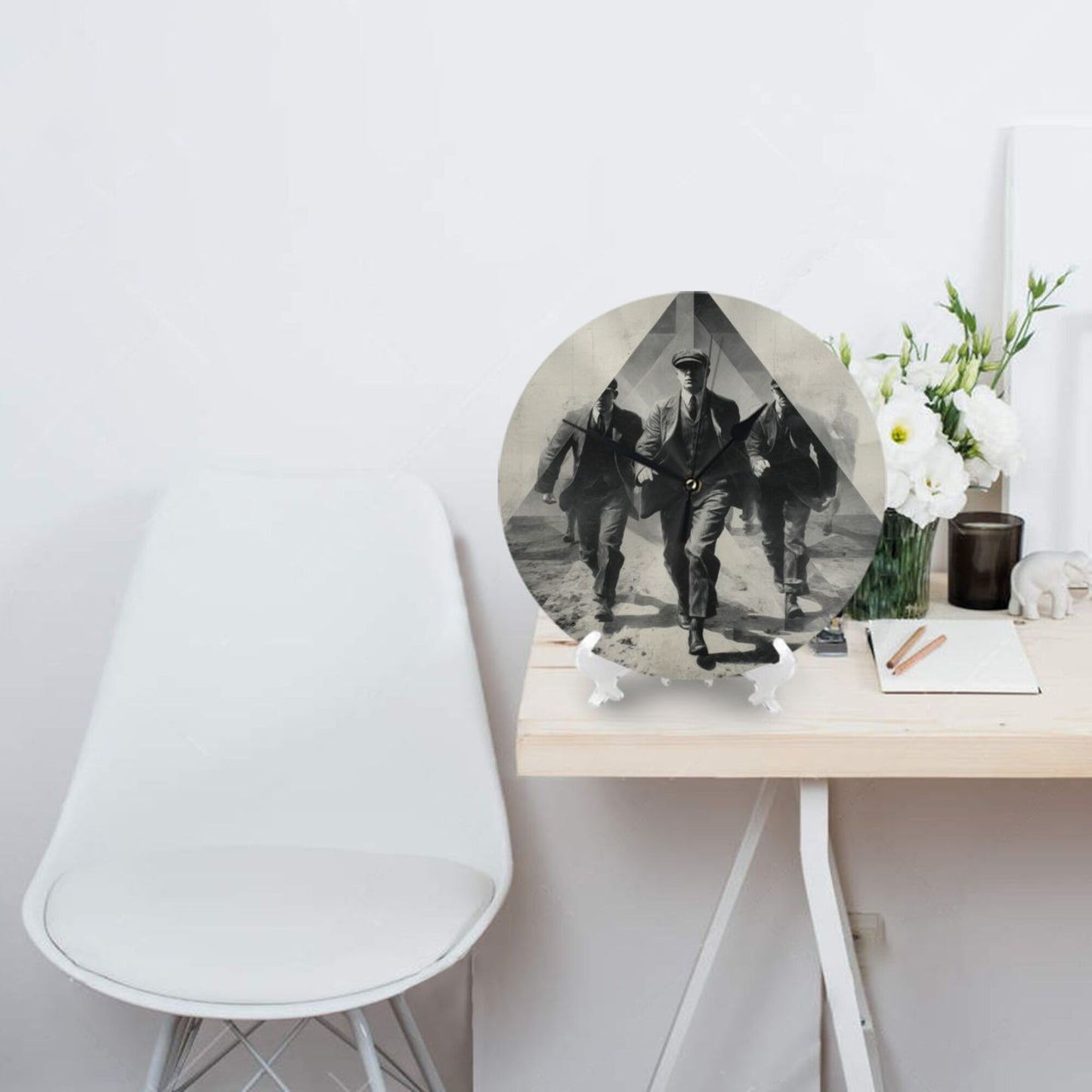 25cm Retro Running Gentlemen Wall Clock｜Black & White Silent Action-Inspired Timepiece